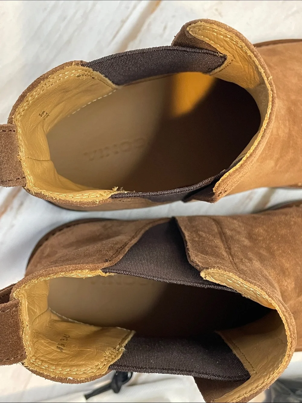 NEW Vince Men’s 7.5 Brown Suede Chelsea Boots Felix Classic